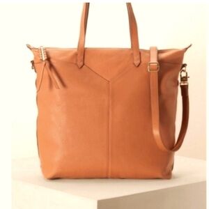 Stella & Dot Covet Kensington Tote — Tan